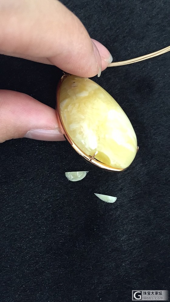 镶金蜜蜡摔碎了两边角怎么办？打磨需多少钱？_蜜蜡维修