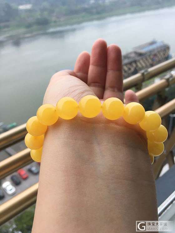 讨论！10-11的蜜蜡圆珠手串要不要？如何要？来聊一块钱的呀^_^_蜜蜡珠串