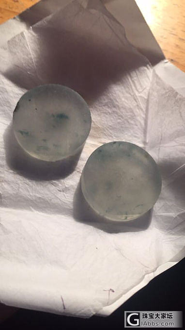 翡翠 两个美扣扣，期待成品_明料翡翠