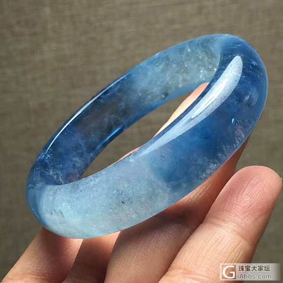 炎热的天气是不是得来个海蓝宝😏_手镯海蓝宝