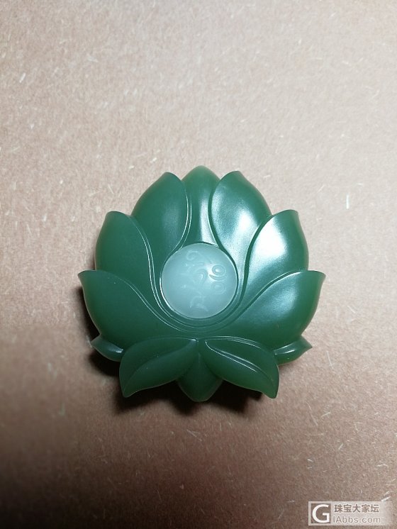 莲心佛语（碧玉挂件)_挂件碧玉