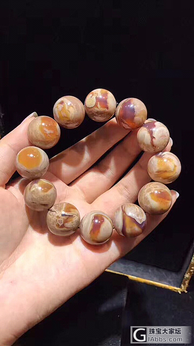 新出一条高货 极品同料根珀蛋黄溶洞蜜手串 颗颗带眼 缅珀里的特色珀 收藏价值高 ..._珠串琥珀蜜蜡