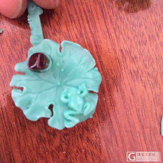 荷叶青蛙_彩色宝石设计