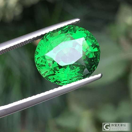 收藏精品沙沙。11卡，沙弗莱，VVD GREEN。几乎全净，颜色浓度适中。 鲜绿..._刻面宝石沙弗莱