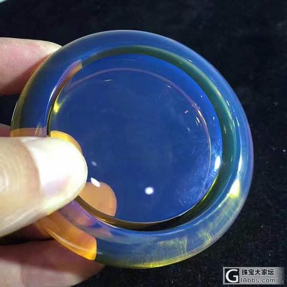 好蓝的琥珀手镯_琥珀手镯