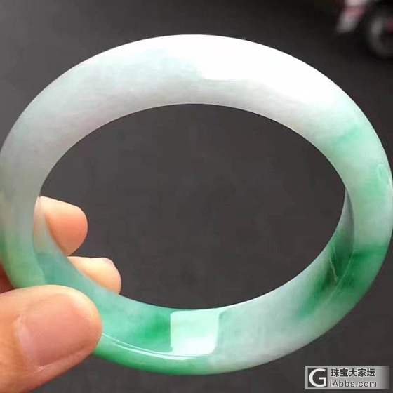 这个颜色的手镯怎么样_手镯翡翠