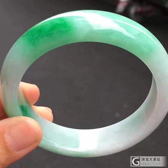 这个颜色的手镯怎么样_手镯翡翠