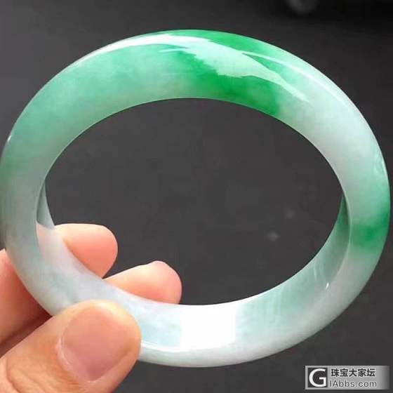 这个颜色的手镯怎么样_手镯翡翠