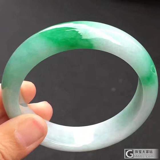 这个颜色的手镯怎么样_手镯翡翠