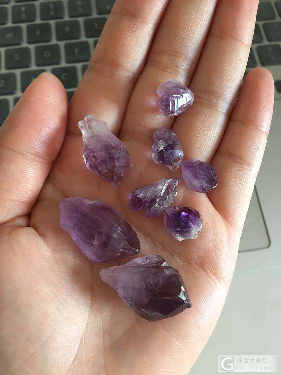 有没有人和我一样喜欢这种小原石～紫水晶牙_原石紫水晶
