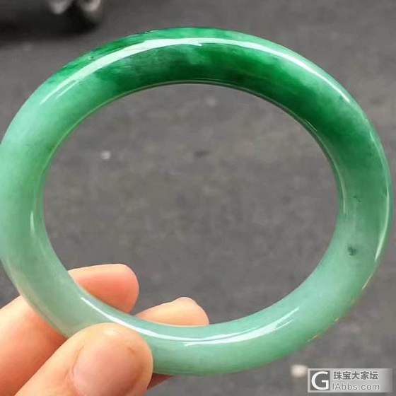 越看越爱_手镯翡翠