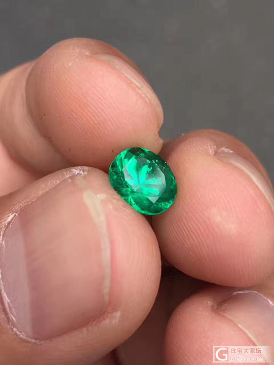 色标级。 1.36ct ，哥伦比亚祖母绿。 muzo 微油带GRS证书。晶体干净..._刻面宝石祖母绿