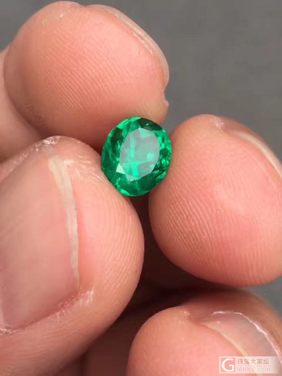 色标级。 1.36ct ，哥伦比亚祖母绿。 muzo 微油带GRS证书。晶体干净..._刻面宝石祖母绿