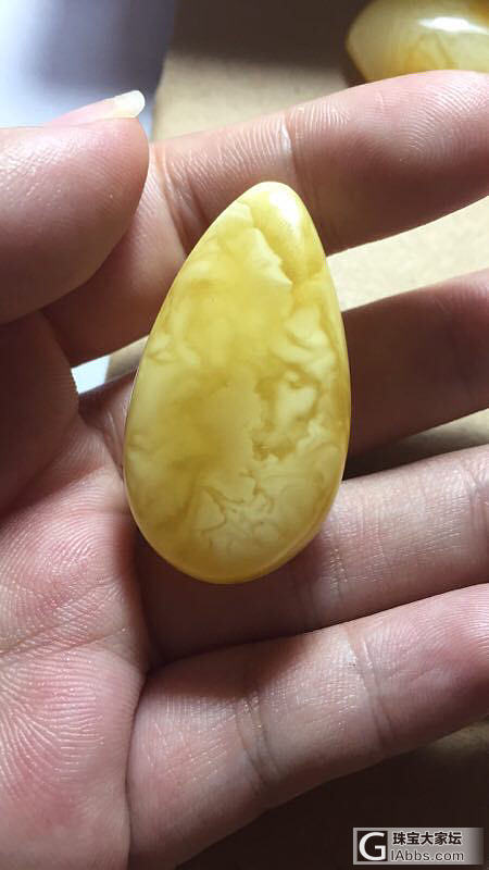天然蜜蜡吊坠_蜜蜡