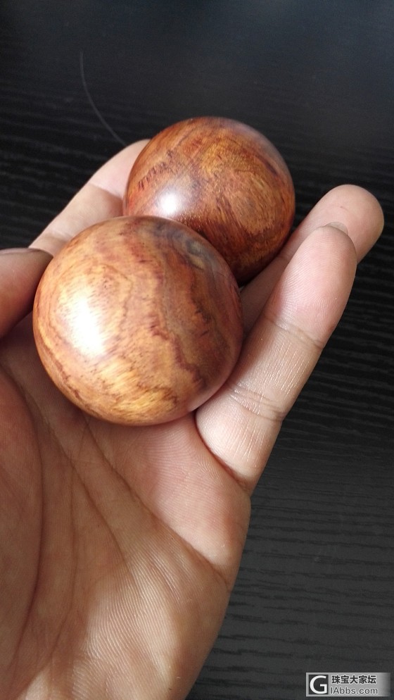 海南黄花梨新油梨手球一对_海南黄花梨把玩件黄花梨