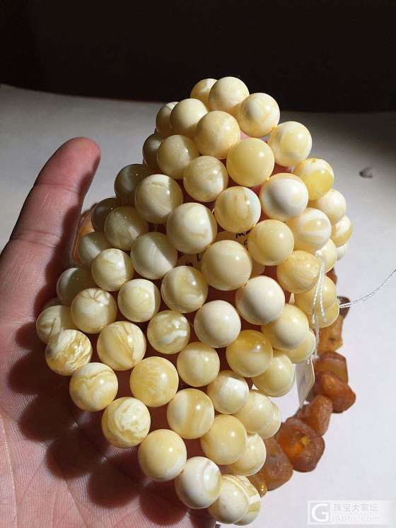 精品白花，喜欢的大家来看看咯。价格实惠。_珠串蜜蜡