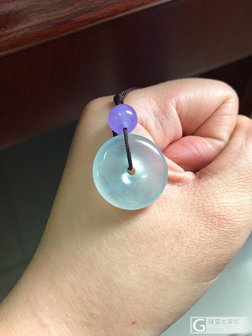 出一个冰种雪花棉天空蓝的扣子_平安扣翡翠