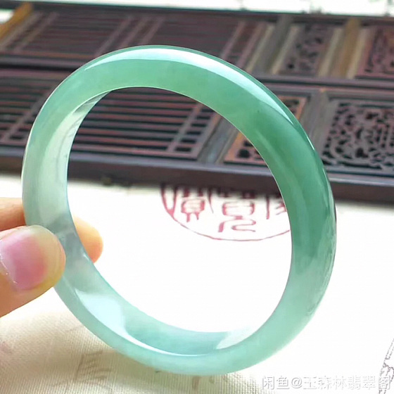 母亲节礼物，各位大神帮我把把关啊……_手镯翡翠