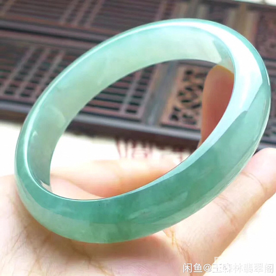 母亲节礼物，各位大神帮我把把关啊……_手镯翡翠