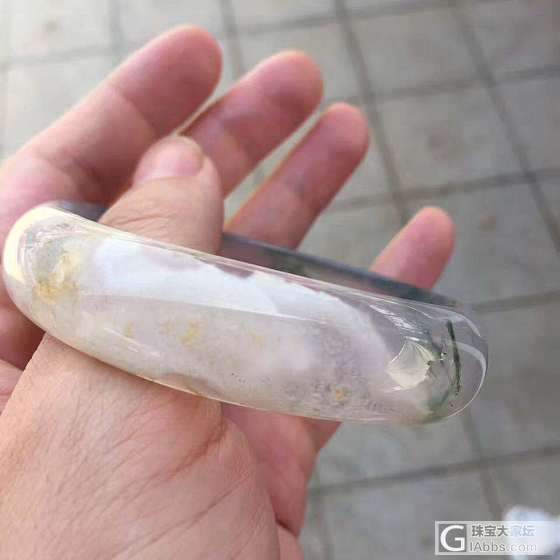 水草玛瑙手镯
新拿的货、超美，卖完无喜欢的私信，看到后会回复^_^_手镯玛瑙