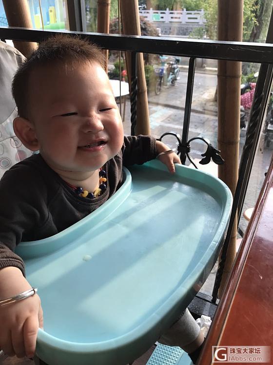 一周啦，给宝宝换上银镯子咯，小金镯收起来保存啦不戴咯_银