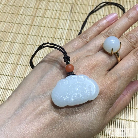富贵牡丹锁_挂件和田玉