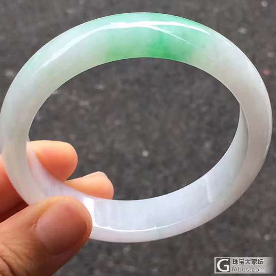 每一个手镯都有它的美_手镯翡翠