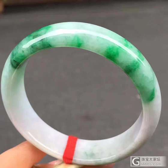 每一个手镯都有它的美_手镯翡翠