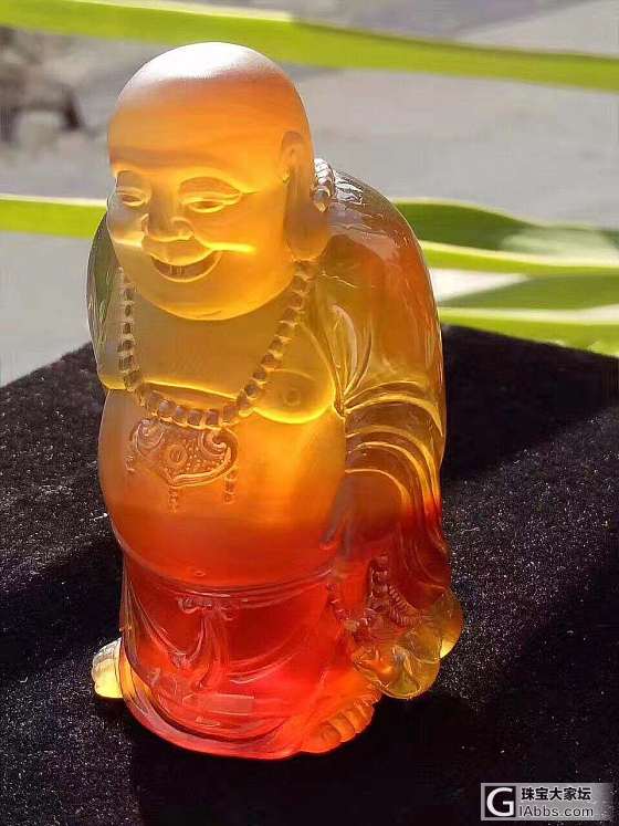 43.8克精品金棕双色珀弥勒佛小摆件，雕工精细，珀体半金半红，无杂裂无冰片，微粉..._琥珀摆件