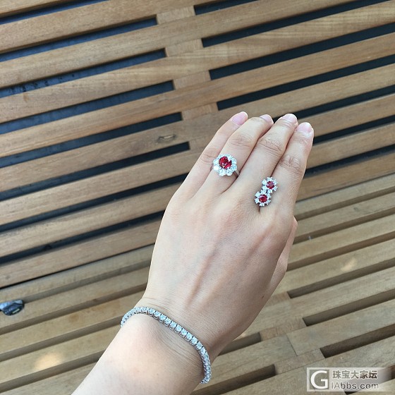 莫桑红宝的美_红宝石耳钉戒指
