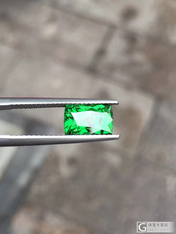 3卡沙沙。肉眼干净。VVD GREEN。 带EGL证书。好价格。_沙弗莱刻面宝石