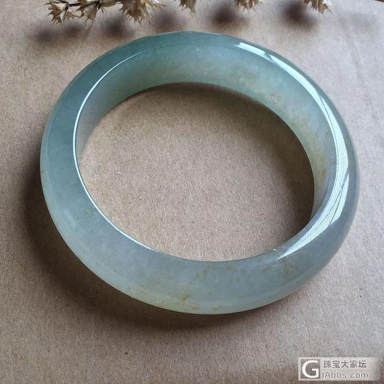 洒金圆镯，贵气而婉约_手镯翡翠