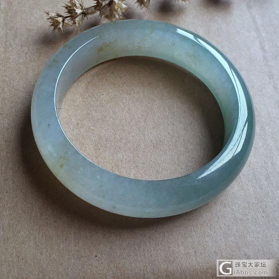洒金圆镯，贵气而婉约_手镯翡翠