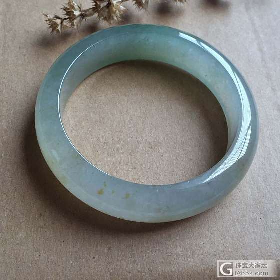 洒金圆镯，贵气而婉约_手镯翡翠