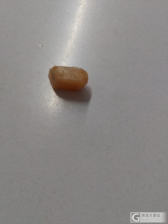 这个是什么颜色，想给老婆磨个戒面😊_琥珀蜜蜡