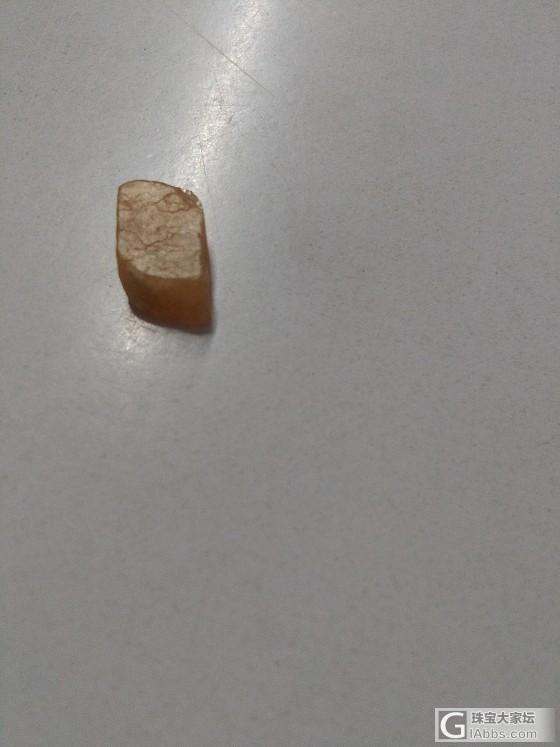 这个是什么颜色，想给老婆磨个戒面😊_琥珀蜜蜡