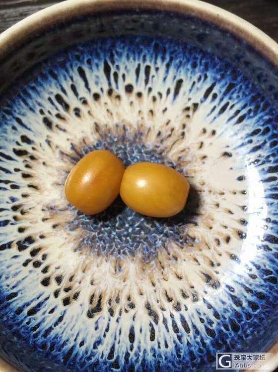 极品西亚回流，鸡油黄桶珠配对。尺寸大小规整风化明显，蜡质厚实无可挑剔_配件蜜蜡