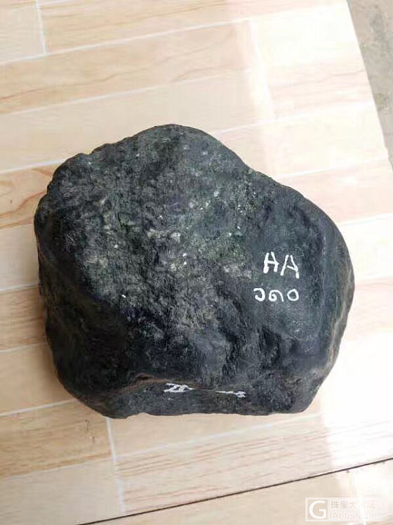 ZLWQ13，精品中的极品莫弯基高冰带底色手镯料，皮壳紧、起凑，种超老，种水底色..._赌石