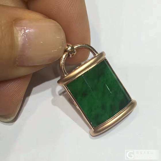 18k玫瑰🌹金平安锁 保平安 把财富锁🔒住不外流_挂件翡翠