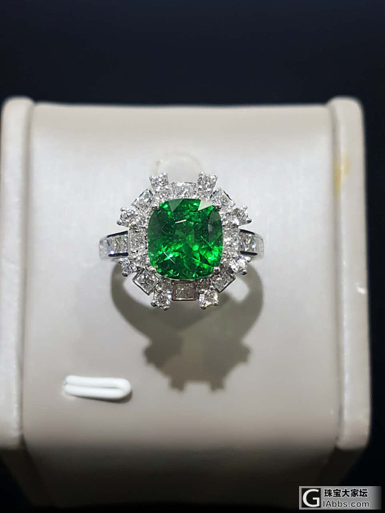 我的莎莎终于穿好衣服回来了💍💃💃💃_戒指沙弗莱