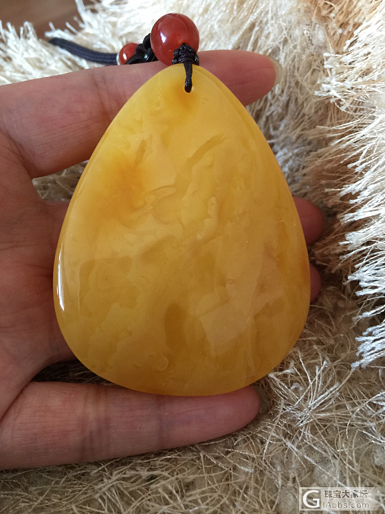 急，前几天请教各位大神的蜜蜡，再次请大神看看是焦皮料吗？焦皮料的是不是不能入？_挂件蜜蜡