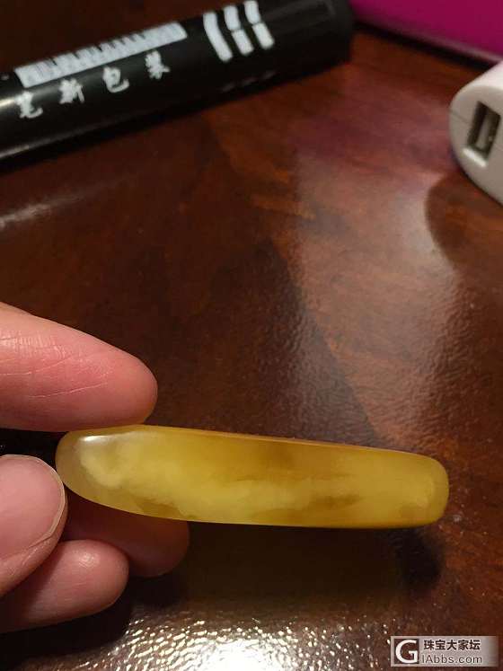 我之前买的原石自己磨的吊坠，有人说纹路不对，怀疑是柯巴，请问柯巴和蜜蜡怎么区分的？_蜜蜡