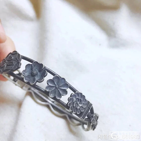 老银卡口镯 牡丹海棠_老银手镯