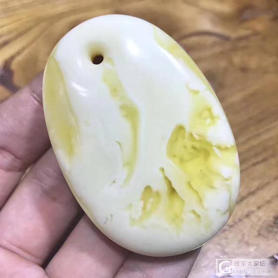 28.04克 俄料顶级品质蛋面鱼眼吊坠_琥珀蜜蜡
