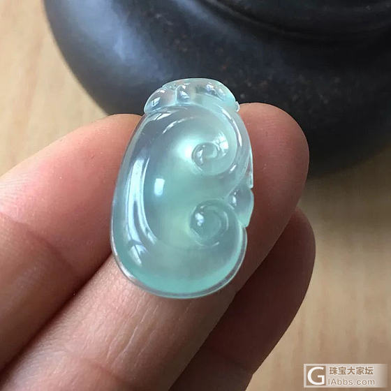 给大家看看 准备入手给娃的 那个适合_挂件和田玉翡翠