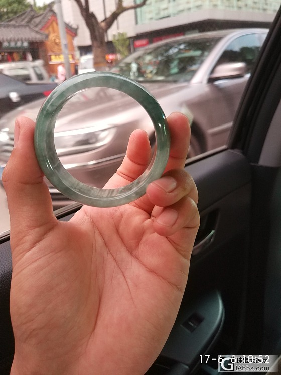 刚出的冰镯子有要的没？_手镯翡翠