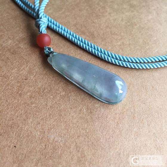 一手紫底飘花_挂件翡翠