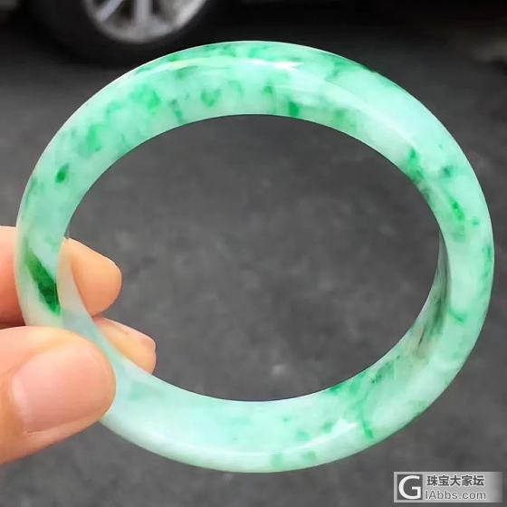 这样花花绿绿的手镯有人爱吗_手镯翡翠