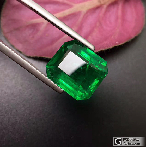 9克拉方型祖母绿_刻面宝石祖母绿