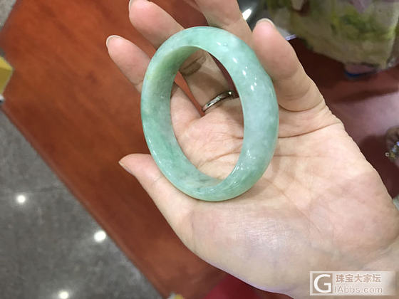 今天逛批发市场看的多少钱可以入_手镯翡翠